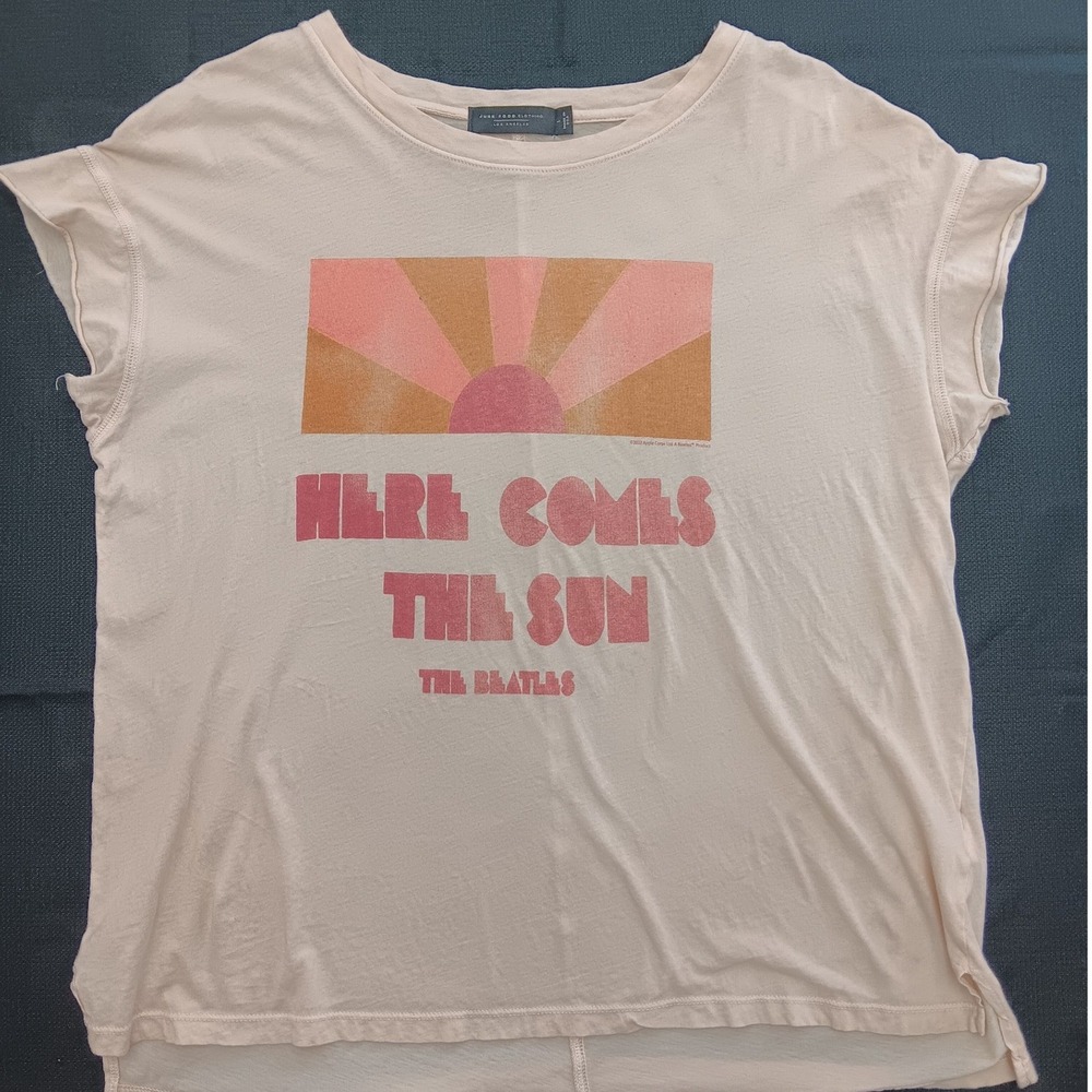 Junk Food The Beatles Here Comes The Sun Graphic‎ Tee Cream Womens Large USA